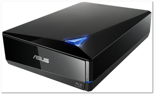 ไดรฟ์ Blu Ray อันทรงพลังของ Asus